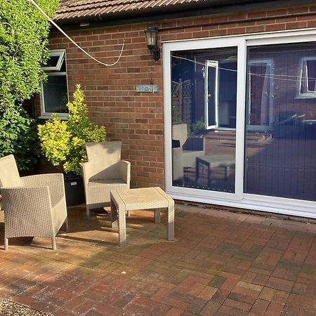 Heather'S Lodge Cheshunt Esterno foto